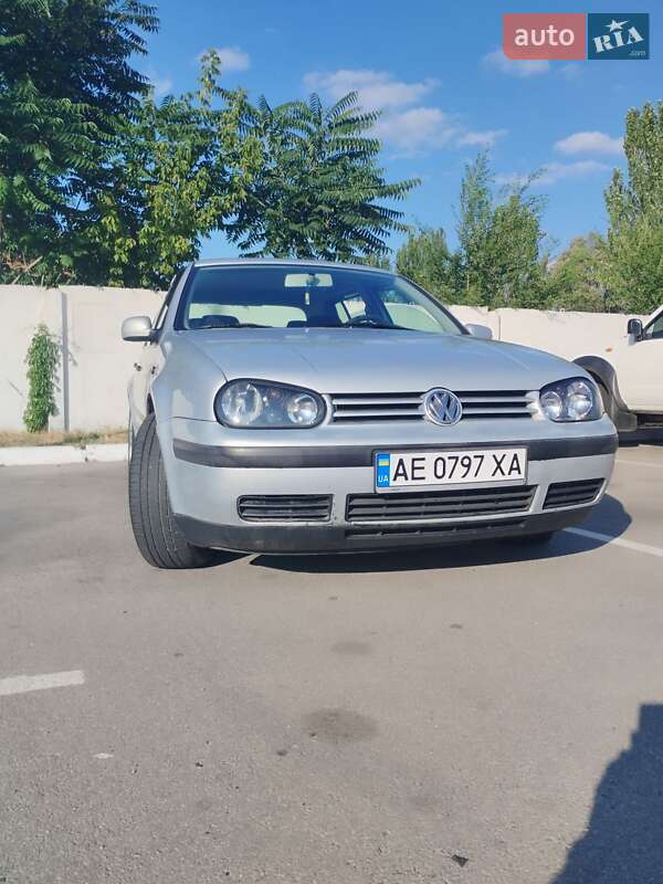 Хетчбек Volkswagen Golf 2000 в Дніпрі