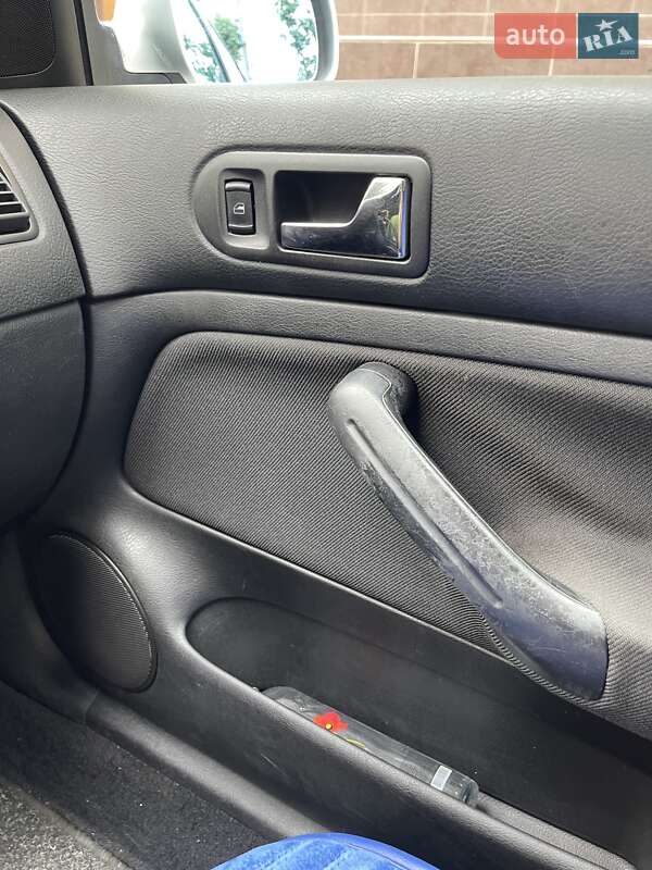 Хэтчбек Volkswagen Golf 2001 в Ирпене