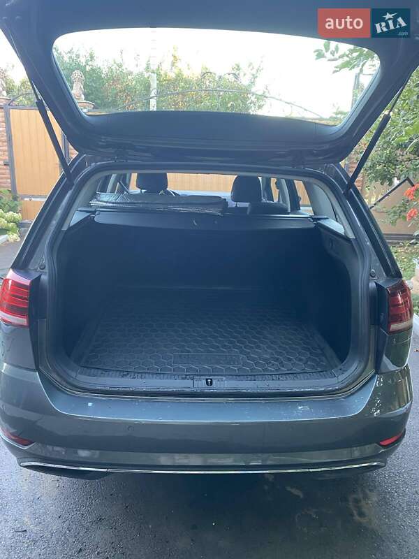 Универсал Volkswagen Golf 2019 в Мироновке