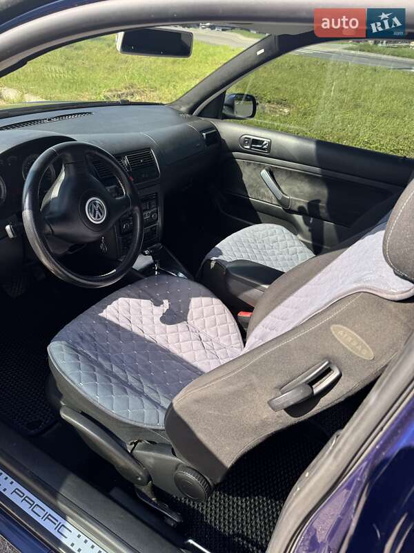 Хетчбек Volkswagen Golf 2003 в Хмельницькому