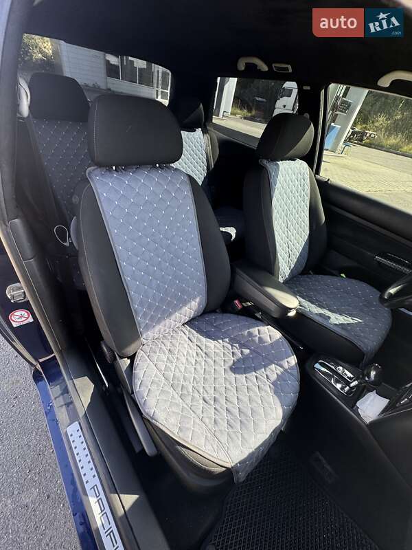 Хетчбек Volkswagen Golf 2003 в Хмельницькому