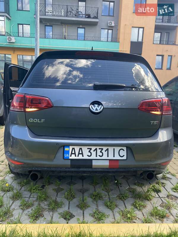 Хетчбек Volkswagen Golf 2015 в Києві