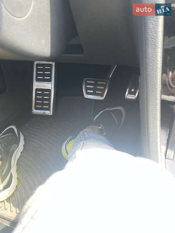 Хетчбек Volkswagen Golf 2015 в Києві