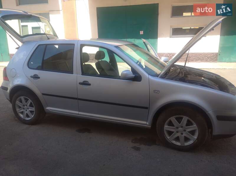 Хетчбек Volkswagen Golf 2002 в Кам'янець-Подільському