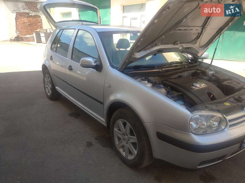 Хетчбек Volkswagen Golf 2002 в Кам'янець-Подільському