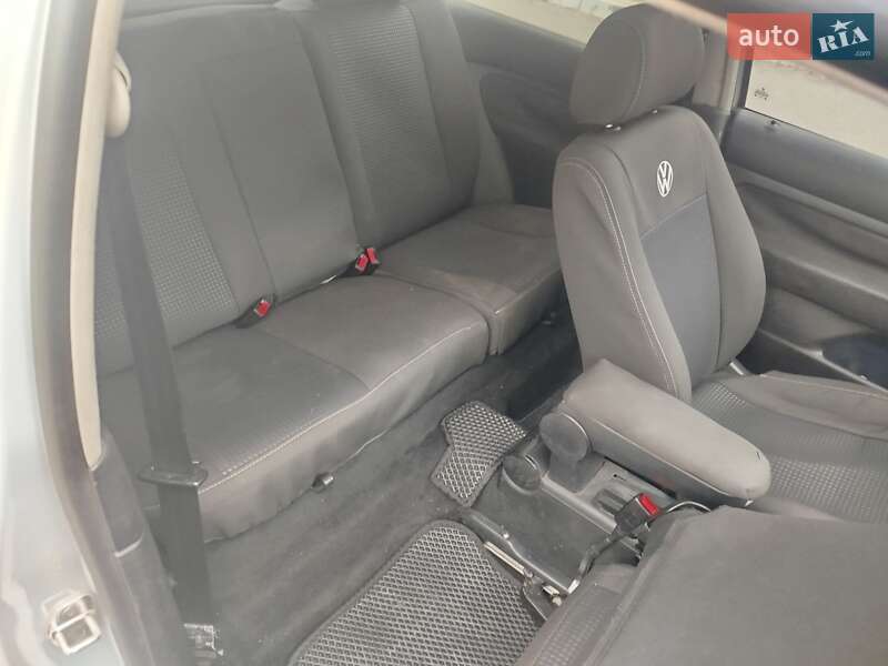 Хетчбек Volkswagen Golf 1999 в Києві