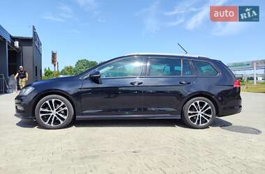 Універсал Volkswagen Golf 2014 в Чернівцях