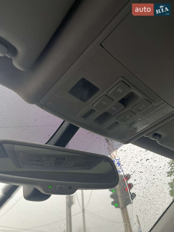 Хетчбек Volkswagen Golf 2016 в Чернівцях