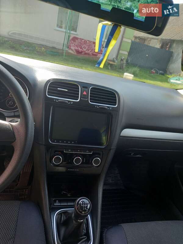 Універсал Volkswagen Golf 2012 в Острозі