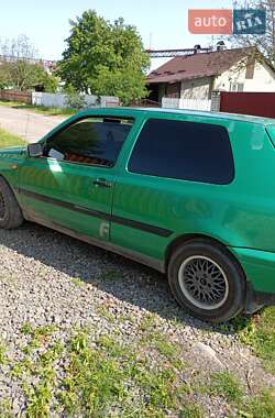 Хетчбек Volkswagen Golf 1996 в Сарнах