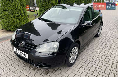 Хэтчбек Volkswagen Golf 2003 в Городке