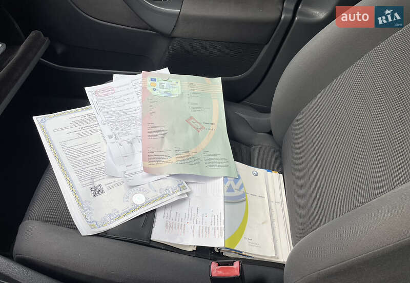 Хэтчбек Volkswagen Golf 2003 в Городке