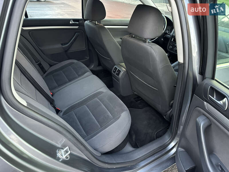 Універсал Volkswagen Golf 2008 в Рівному