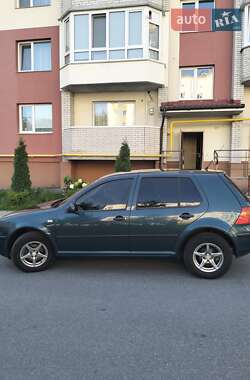 Хэтчбек Volkswagen Golf 2002 в Виннице