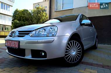 Хэтчбек Volkswagen Golf 2006 в Звягеле