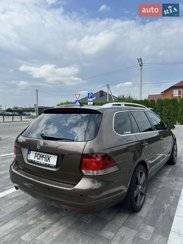 Універсал Volkswagen Golf 2011 в Луцьку