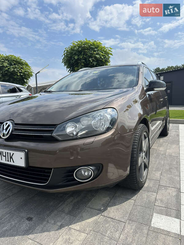 Універсал Volkswagen Golf 2011 в Луцьку