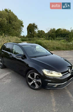 Хетчбек Volkswagen Golf 2017 в Києві