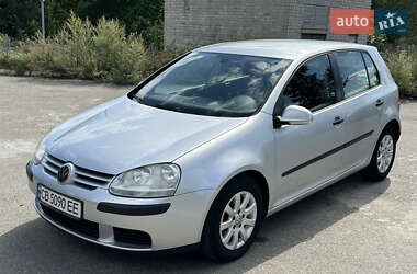 Хетчбек Volkswagen Golf 2004 в Чернігові