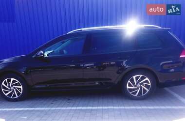 Универсал Volkswagen Golf 2018 в Калуше