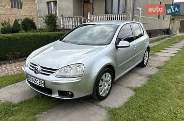 Хэтчбек Volkswagen Golf 2005 в Коломые