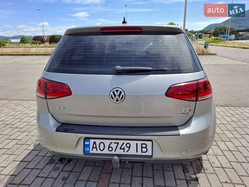 Хэтчбек Volkswagen Golf 2012 в Тячеве