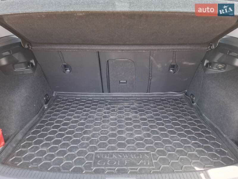 Хэтчбек Volkswagen Golf 2012 в Тячеве