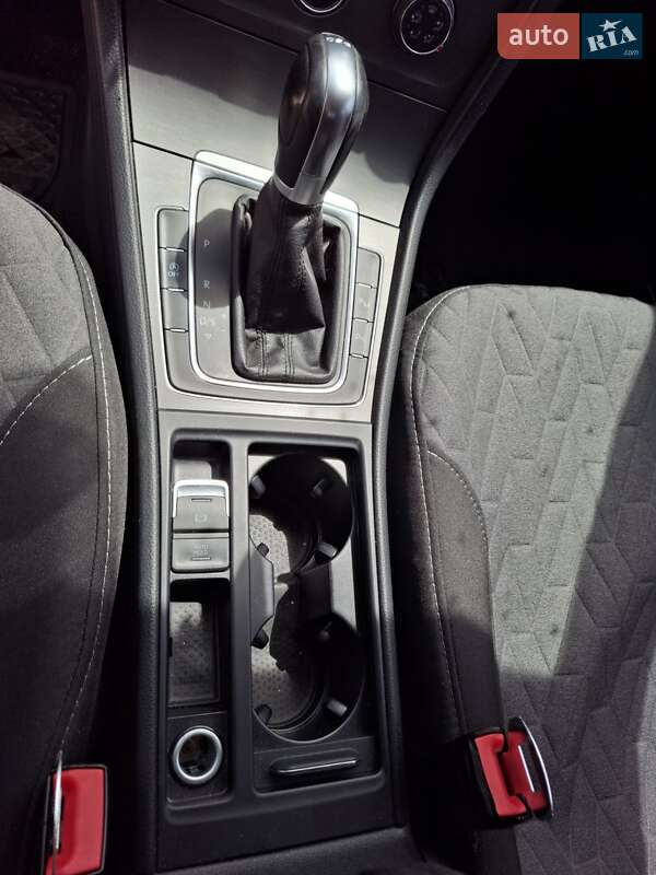 Хэтчбек Volkswagen Golf 2012 в Тячеве