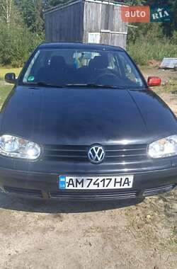 Хетчбек Volkswagen Golf 2000 в Баранівці