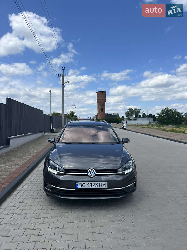 Універсал Volkswagen Golf 2017 в Самборі