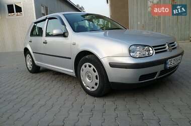 Хетчбек Volkswagen Golf 2001 в Чернівцях