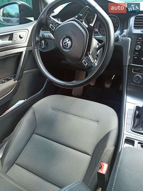 Универсал Volkswagen Golf 2018 в Гадяче