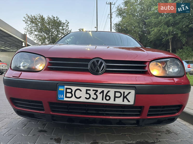 Хетчбек Volkswagen Golf 2003 в Львові