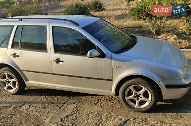 Універсал Volkswagen Golf 2001 в Березанці