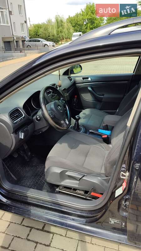 Універсал Volkswagen Golf 2010 в Ужгороді