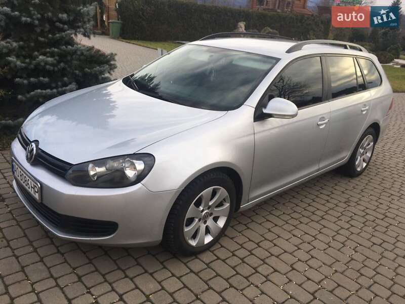 Універсал Volkswagen Golf 2011 в Хусті