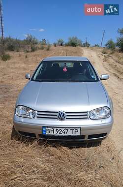 Хэтчбек Volkswagen Golf 2003 в Березовке