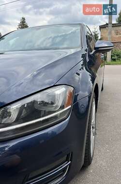 Хэтчбек Volkswagen Golf 2014 в 