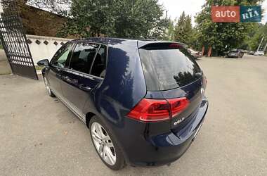 Хэтчбек Volkswagen Golf 2014 в 