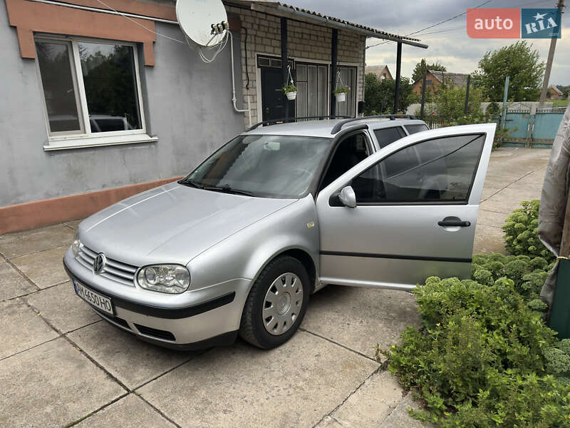 Універсал Volkswagen Golf 2002 в Бердичеві