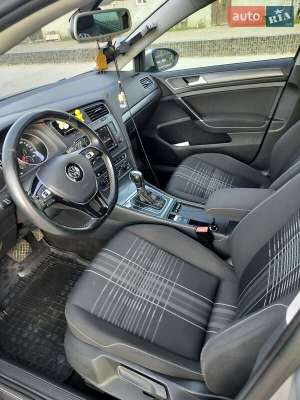 Універсал Volkswagen Golf 2016 в Стрию