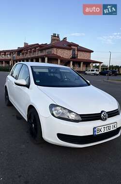 Хэтчбек Volkswagen Golf 2011 в Ровно