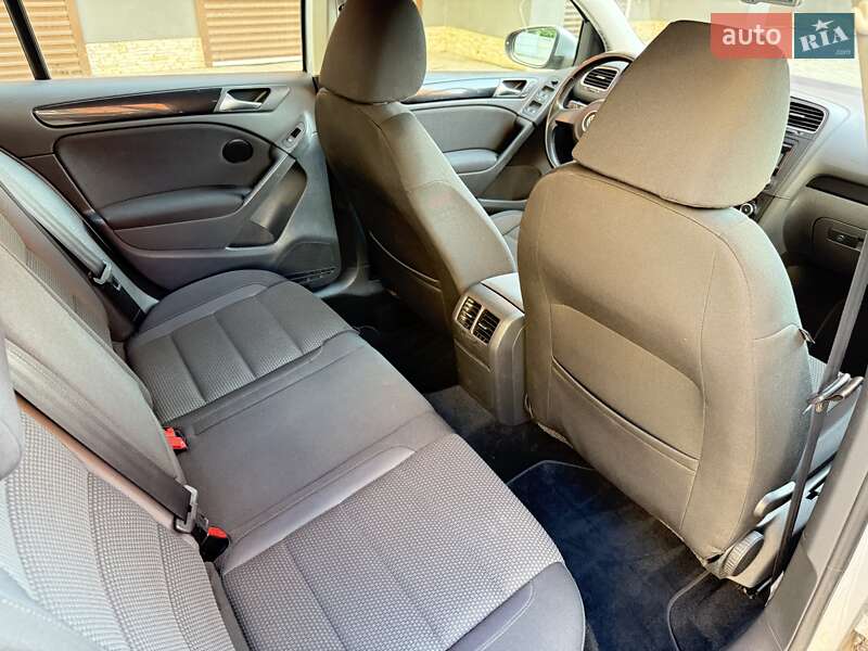 Хэтчбек Volkswagen Golf 2009 в Каменец-Подольском