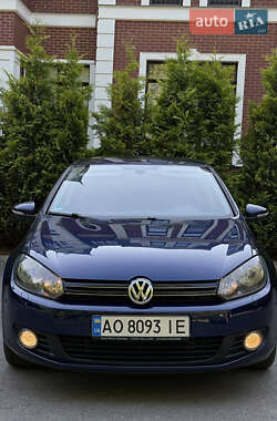 Хэтчбек Volkswagen Golf 2010 в Ужгороде