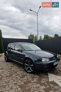 Хэтчбек Volkswagen Golf 2003 в Коростене