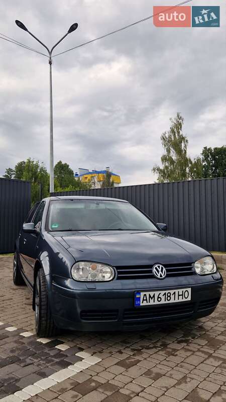 Хетчбек Volkswagen Golf 2003 в Коростені