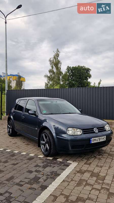 Хетчбек Volkswagen Golf 2003 в Коростені