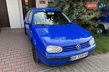 Хетчбек Volkswagen Golf 2003 в Городку