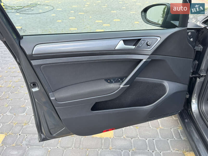 Універсал Volkswagen Golf 2018 в Києві