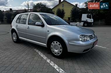 Хетчбек Volkswagen Golf 2003 в Львові
